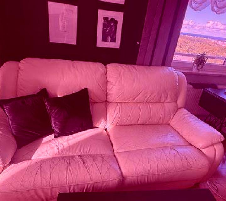 Nora, 34, acompañante morena de ojos azules y etnia europea basada en Devon. Ofrece GFE (Experiencia de novia), Noche completa, Tríos / dúos. Disponible en d...