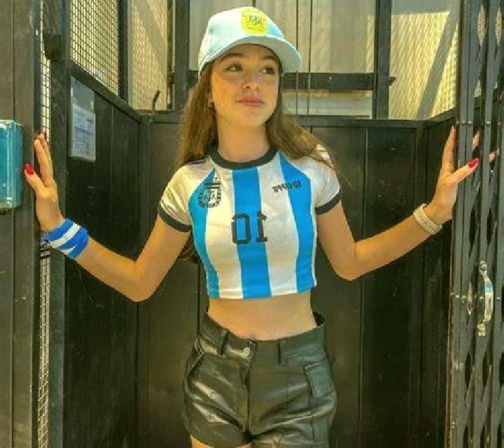 Sofía, 23 — Escort en Groeben, Alemania