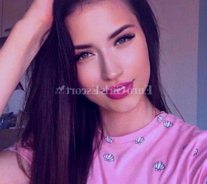 Sofía, 28, acompañante rubia platino de ojos grises y etnia india basada en Daone. Ofrece Chica de fiesta, Fetiche, 69, Masaje erótico, Cita de cena. Disponi...
